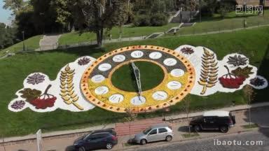 时间流逝和实时著名的大型花卉时钟在乌克兰基辅中心